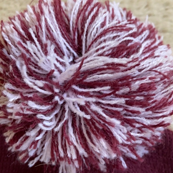 Victoria’s Secret Pom Pom Beanie - Picture 5 of 10